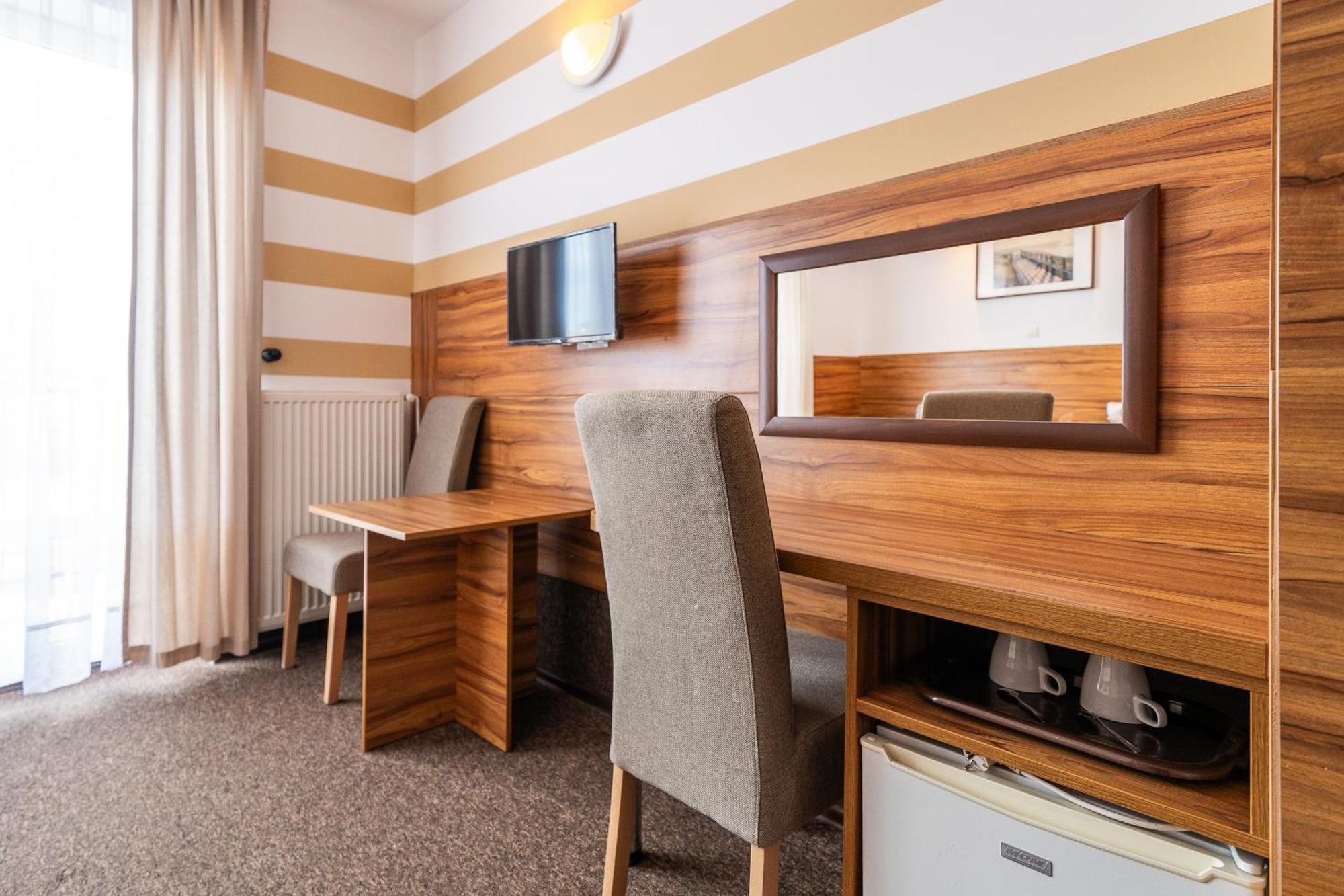 Max Apartamenty - Pokoje - Domki - Restauracja - Basen Mielno  Bagian luar foto