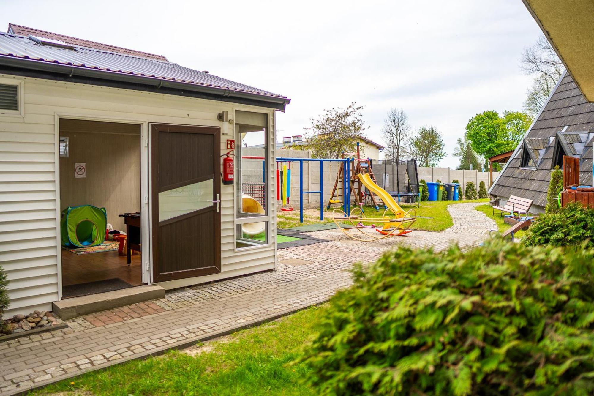 Max Apartamenty - Pokoje - Domki - Restauracja - Basen Mielno  Bagian luar foto