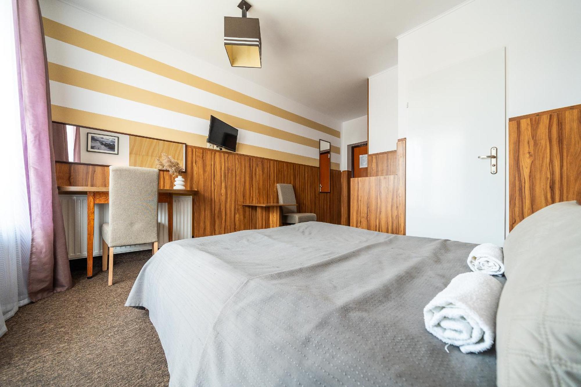 Max Apartamenty - Pokoje - Domki - Restauracja - Basen Mielno  Bagian luar foto